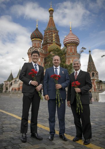 Expedition 52 Red Square Visit