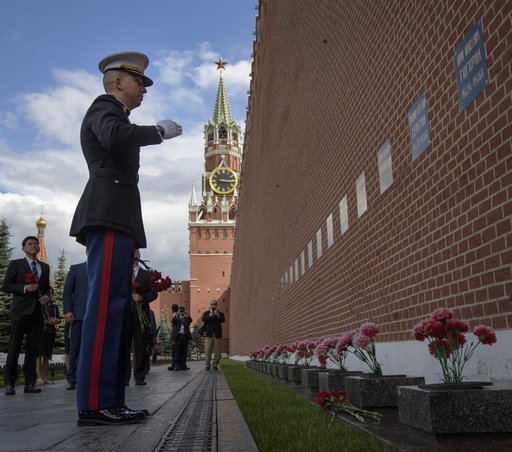 Expedition 52 Red Square Visit