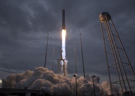 Orbital ATK CRS-8 Launch