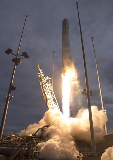 Orbital ATK CRS-8 Launch