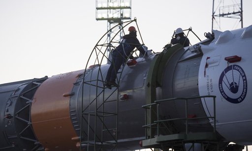 Expedition 54 Soyuz Rollout