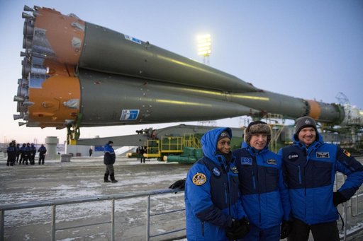 Expedition 54 Soyuz Rollout