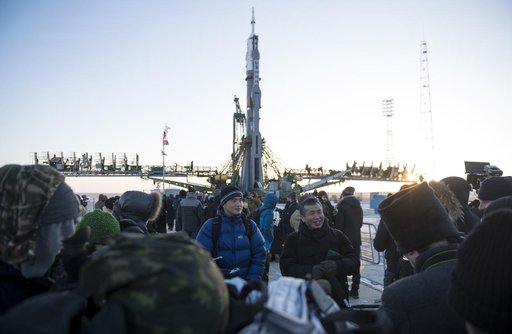 Expedition 54 Soyuz Rollout