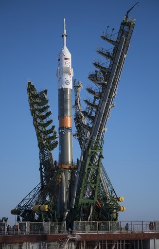 Expedition 54 Soyuz Rollout