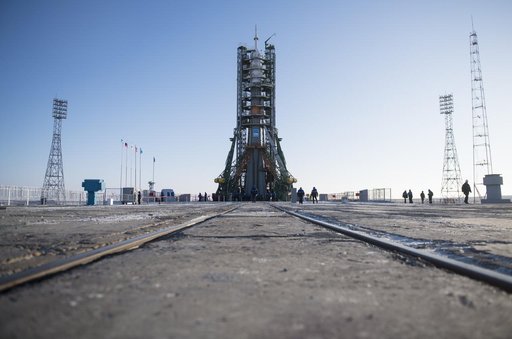 Expedition 54 Soyuz Rollout