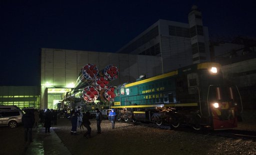 Expedition 55 Soyuz Rollout