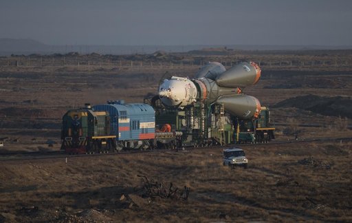 Expedition 55 Soyuz Rollout