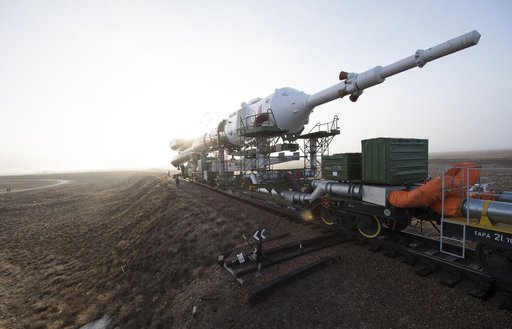 Expedition 55 Soyuz Rollout