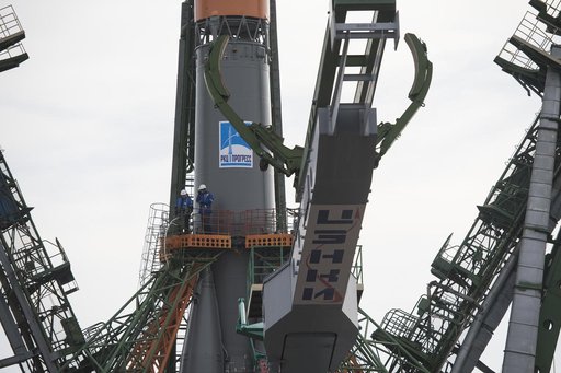 Expedition 55 Soyuz Rollout