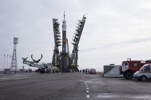 Expedition 55 Soyuz Rollout
