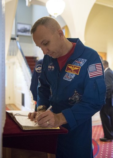 Astronauts Randy Bresnik and Paolo Nespoli Visit Marine Corps Ba