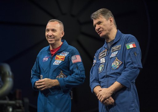 Astronauts Bresnik and Nespoli at National Air and Space Museum