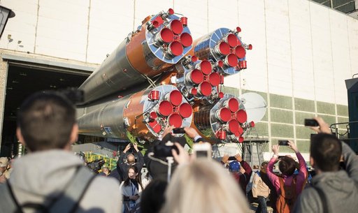 Expedition 56 Soyuz Rollout