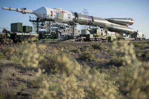 Expedition 56 Soyuz Rollout
