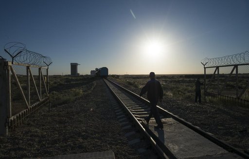 Expedition 56 Soyuz Rollout