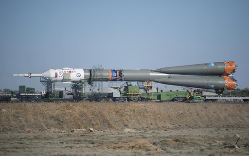 Expedition 56 Soyuz Rollout