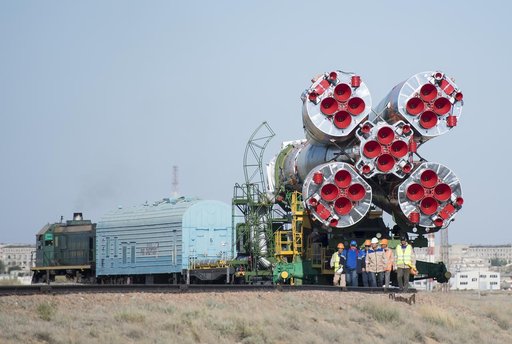 Expedition 56 Soyuz Rollout