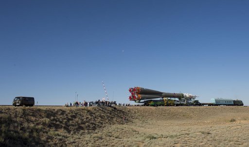 Expedition 56 Soyuz Rollout