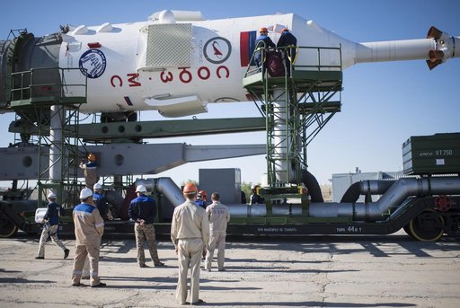 Expedition 56 Soyuz Rollout