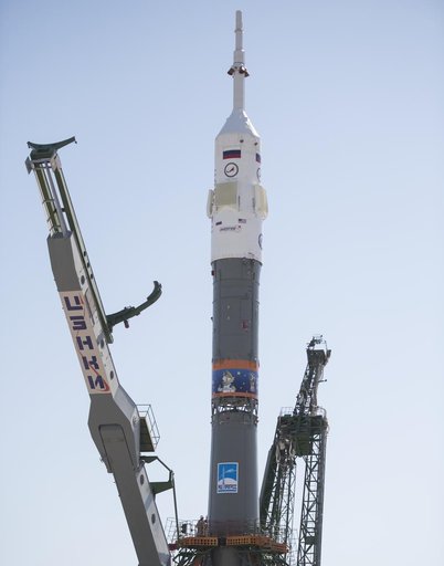 Expedition 56 Soyuz Rollout