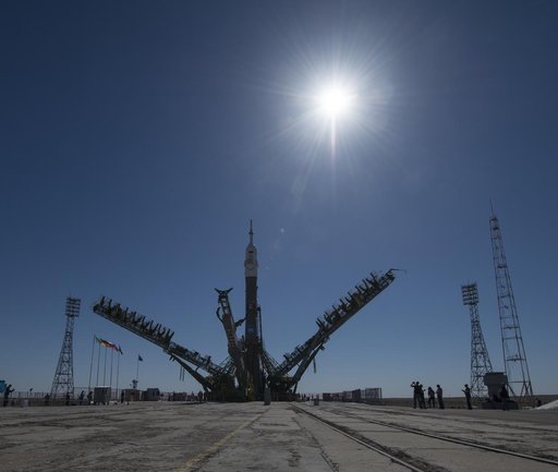 Expedition 56 Soyuz Rollout