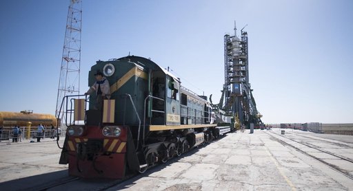 Expedition 56 Soyuz Rollout