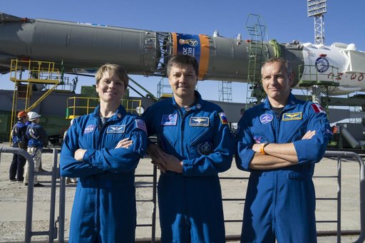 Expedition 56 Soyuz Rollout