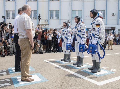 Expedition 56 Preflight