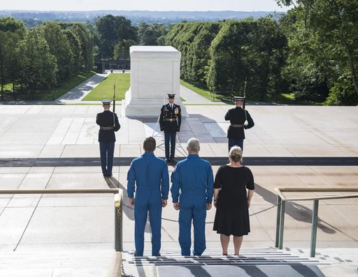 Astronauts Vande Hei and Acaba at the Arlington National Cemeter