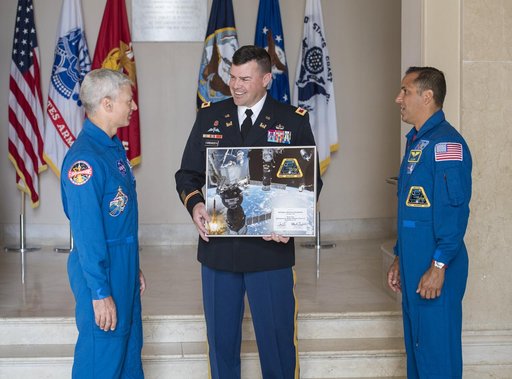 Astronauts Vande Hei and Acaba at the Arlington National Cemeter