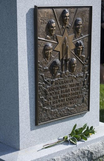 Astronauts Vande Hei and Acaba at the Arlington National Cemeter