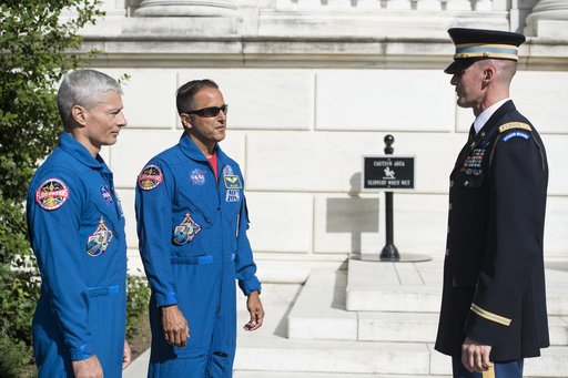 Astronauts Vande Hei and Acaba at the Arlington National Cemeter