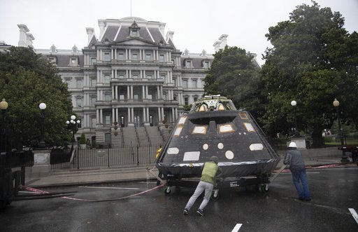 Orion Arrival at White House Complex