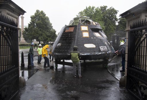 Orion Arrival at White House Complex