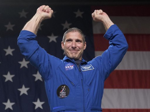 Crews to Fly Commercial Spacecraft Announced