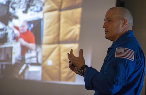 Astronaut Tingle at Udvar-Hazy Center