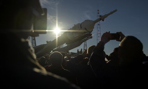 Expedition 57 Soyuz Rollout