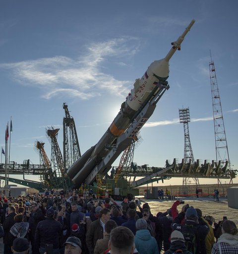 Expedition 57 Soyuz Rollout