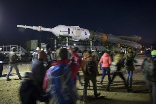 Expedition 57 Soyuz Rollout