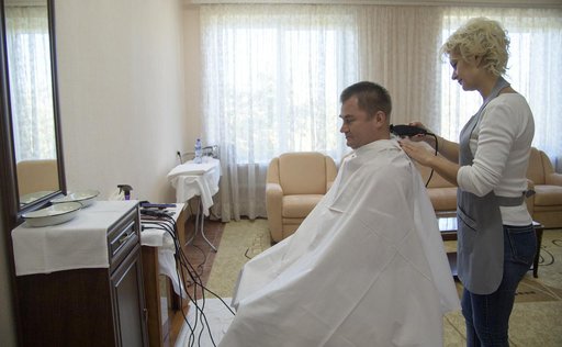 Expedition 57 Crew Haircuts