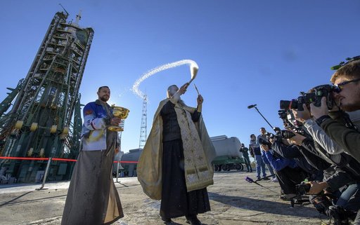Expedition 57 Soyuz Blessing