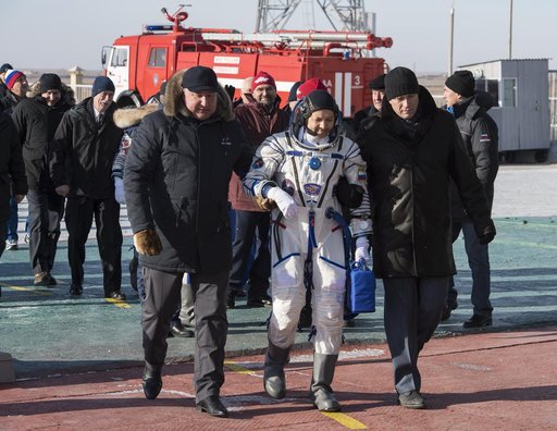 Expedition 58 Crew Wave At the Pad