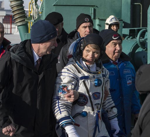 Expedition 58 Crew Wave At the Pad
