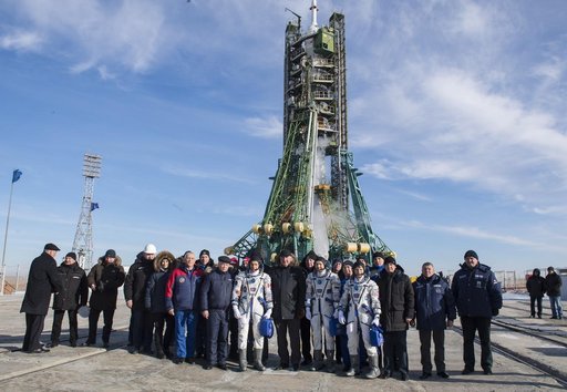 Expedition 58 Crew Wave At the Pad