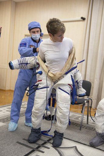 Expedition 58 Suit Up