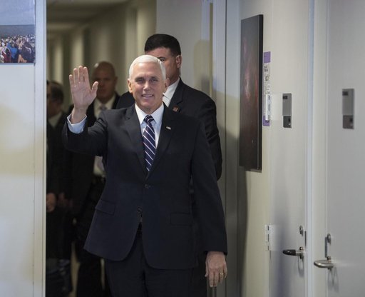 Vice President Meets with NASA Employees