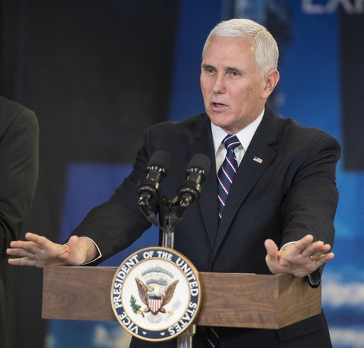 Vice President Meets with NASA Employees