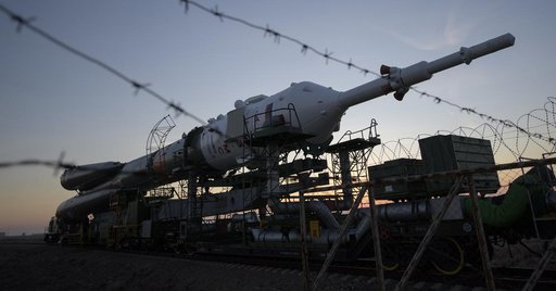 Expedition 59 Soyuz Rollout