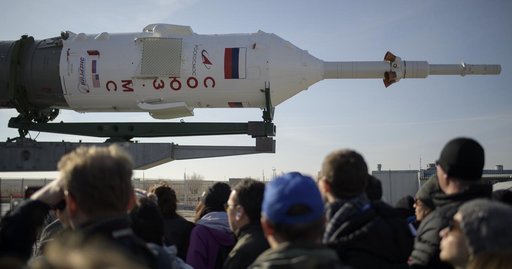 Expedition 59 Soyuz Rollout