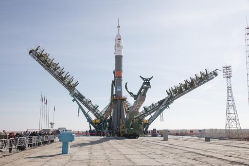 Expedition 59 Soyuz Rollout